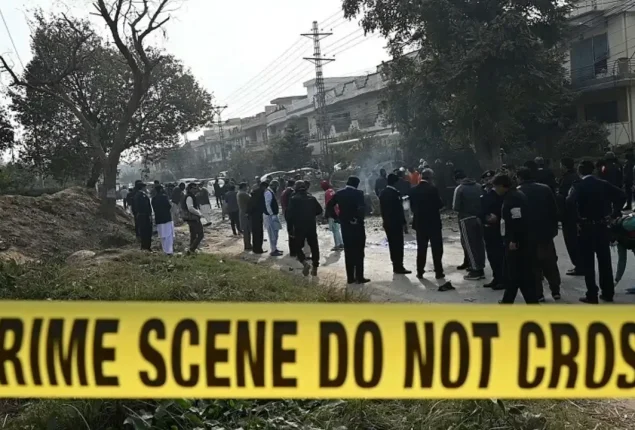 South Waziristan Lower: blast near police mobile 2 lost, 14 injured