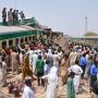 Awam express derails near Lodhran; 2 Killed, Dozens injured