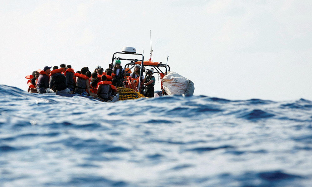 Over 65 refugees and migrants dead after boat sinks off Yemen coast