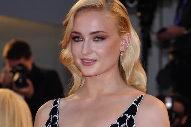 Sophie Turner confesses to her “Most Toxic” dating habit