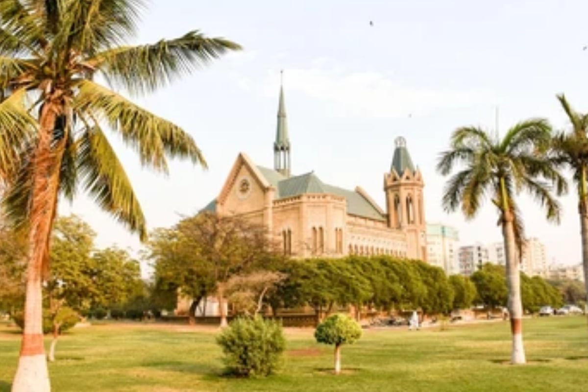 SHC bans commercial activities of public parks in Karachi