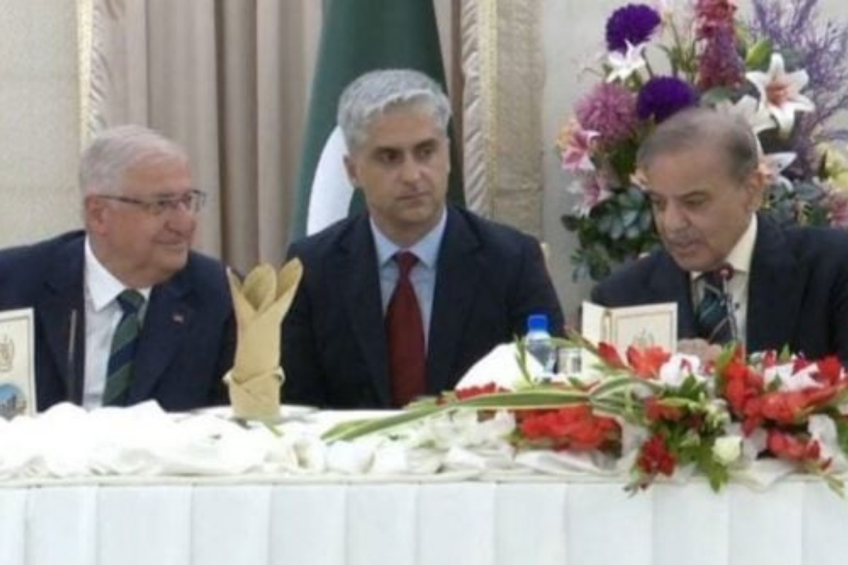 PM Shehbaz vows to strengthen relations with Türkiye, holds talks with Defence Minister