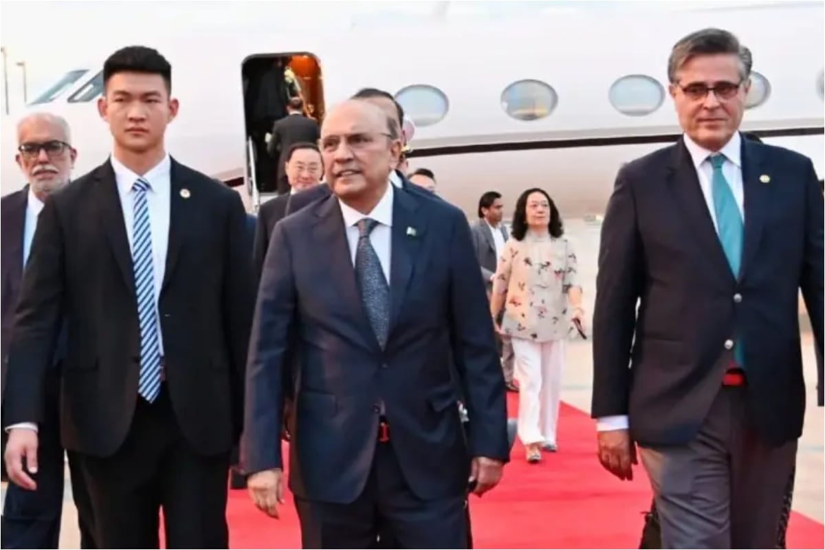 Asif Ali Zardari arrives in China on official visit, Gets warm Welcome in Chengdu