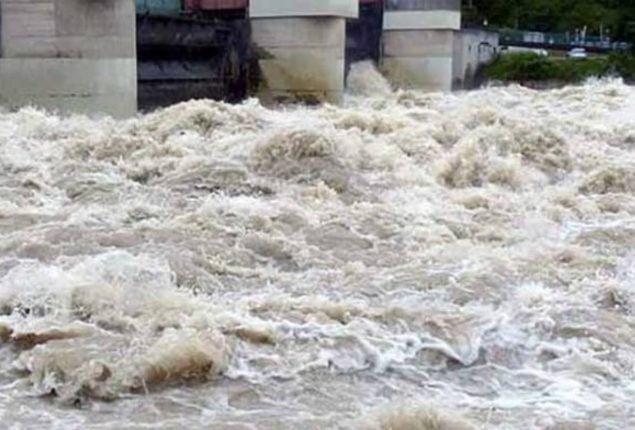 High flood alert issued at Guddu Barrage as Indus River surges