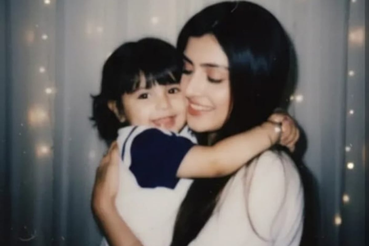 Ayeza Khan shares her beautiful childhood memory via AI