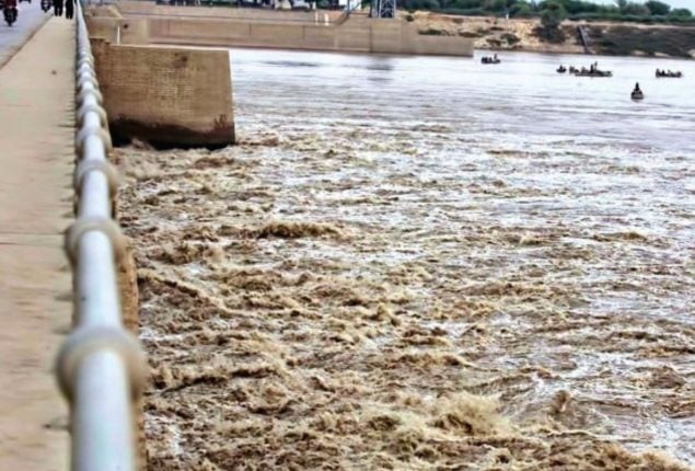 Young man falls into river while taking selfie in Bahawalnagar