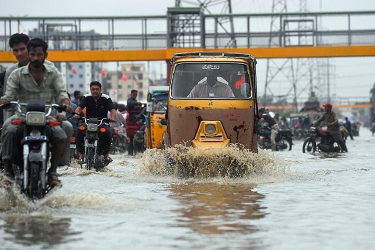 PMD warns of heavy rains, urban flooding risk in Karachi