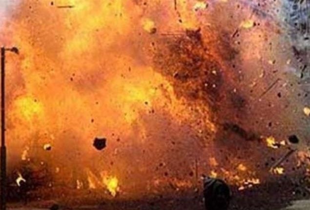 Four policemen injured in roadside blast in Peshawar