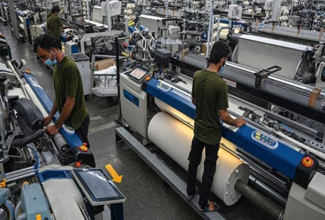 Pakistan’s Manufacturing Growth Hits High of 37-Months at 8.99%