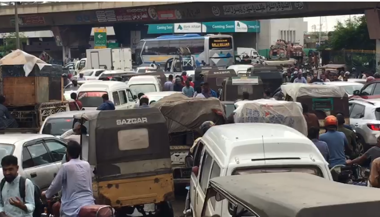 Karachi faces traffic gridlock and displacement after days of rain