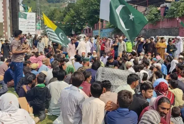 Azad Kashmir govt, civil society hold talks as Sept 29 lockdown approaches