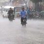 Rain hits outskirts of Karachi; Heavy downpour expected across the city