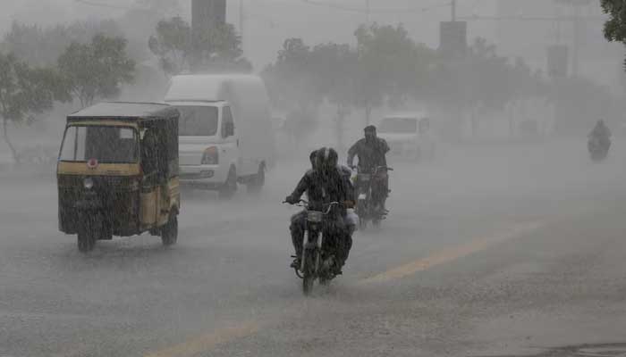 Monsoon rains hit Sindh; Heavy showers expected in Karachi until Thursday