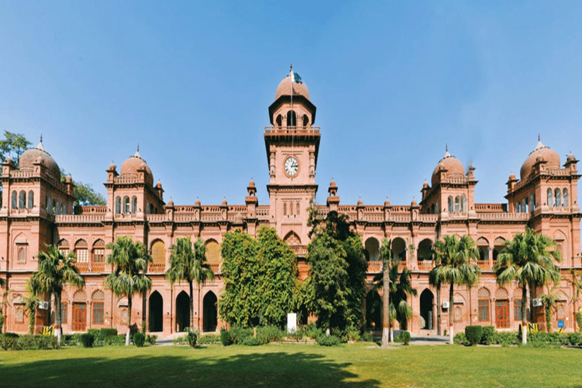 Universities announce online classes in Lahore