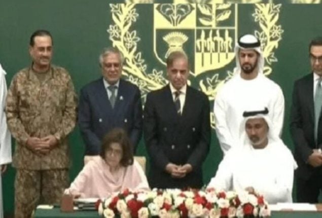 Pakistan, UAE sign deal for privatization of First Women Bank under G2G framework