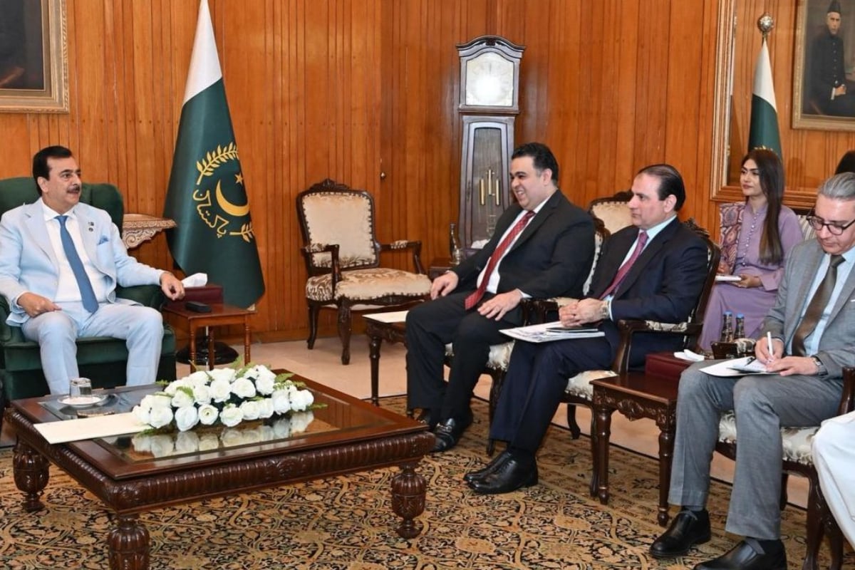 Fahd Haroon and Yousuf Raza Gillani discuss Digital Media initiatives in meeting