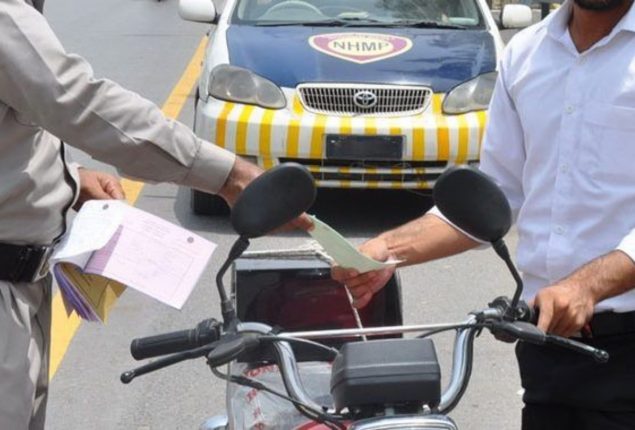 IG Sindh imposes heavy fines on Driving without License in Karachi