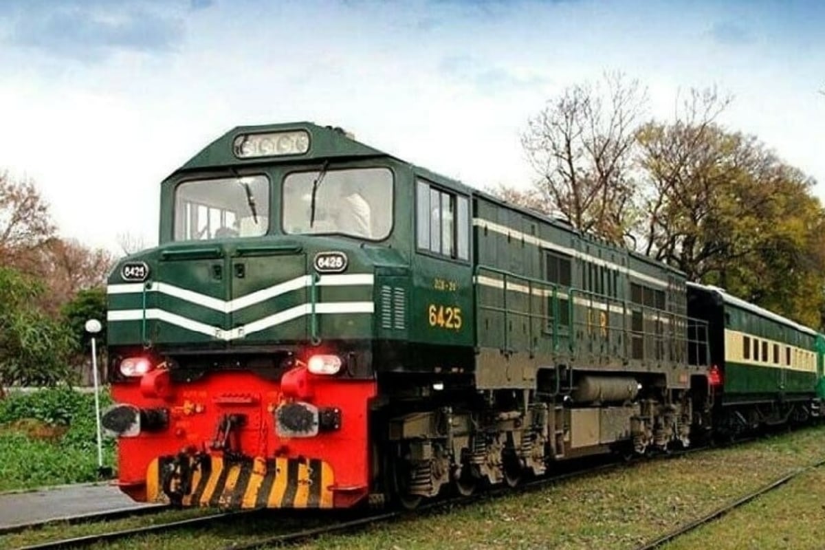 NA panel directs Pakistan Railways to install three signal Jammers on every train