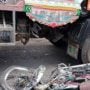Water Tanker crushes biker to death in Karachi