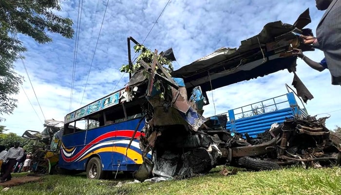 63 killed in deadly bus crash in Uganda