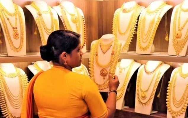 India’s gold market flips to discount as post-festival demand cools