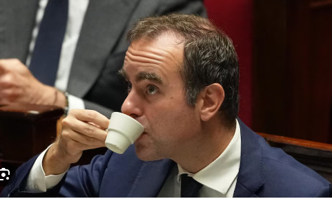 French Prime Minister survives two no-confidence