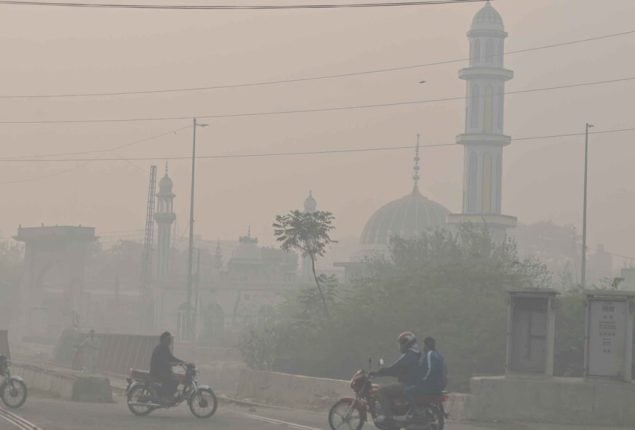 Lahore tops global pollution charts as AQI hits hazardous 292