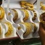 Pakistan records massive drop in gold rates