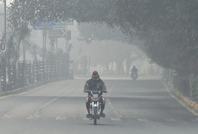 LHC orders complete ban on Sunday commercial activities