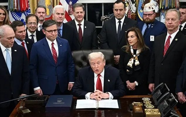 Trump signs deal to end longest US government shutdown in history