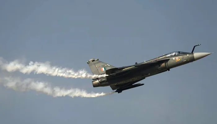 Indian Tejas fighter jet crashes during Dubai air show demonstration
