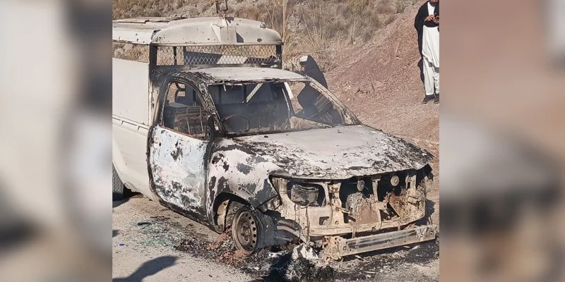 Five police officers martyred in Firing on police mobile in Karak