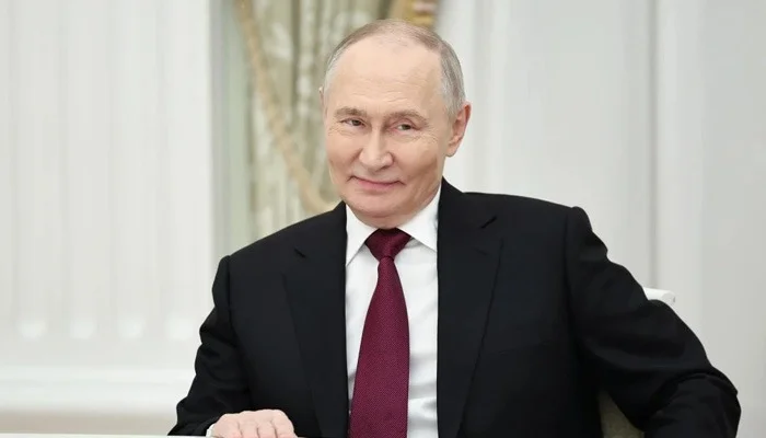 US delegation meets Putin at kremlin in high-stakes Ukraine talks