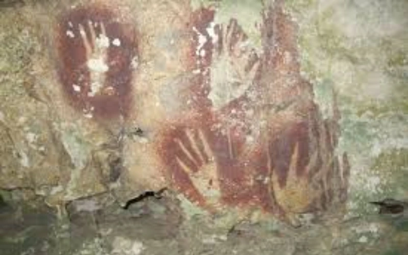 oldest cave art discovered on Indonesia’s Muna island