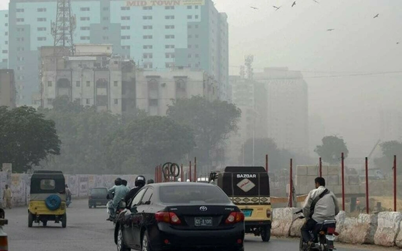 Heavy winter showers lash Karachi, cold wave expected to intensify