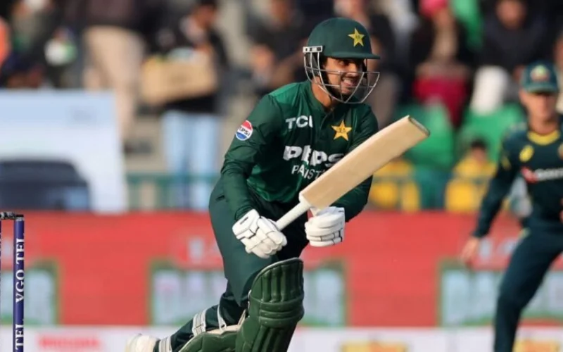 Pakistan defeats Australia