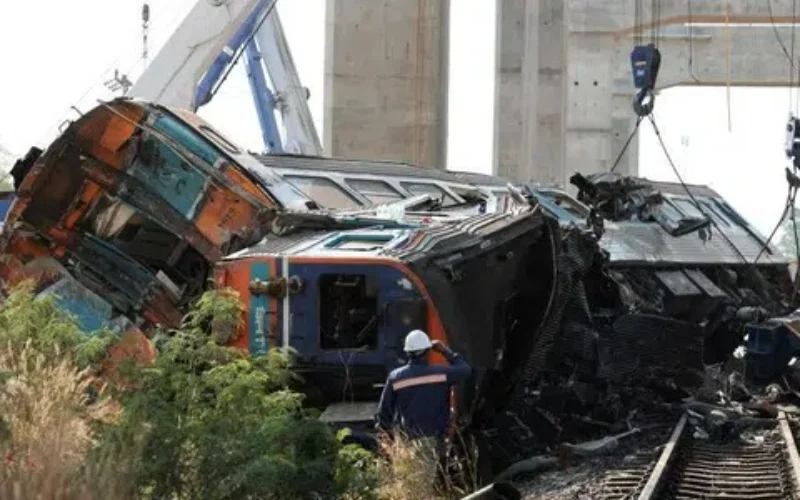 At least 28 killed after crane falls on train in Thailand’s north-east