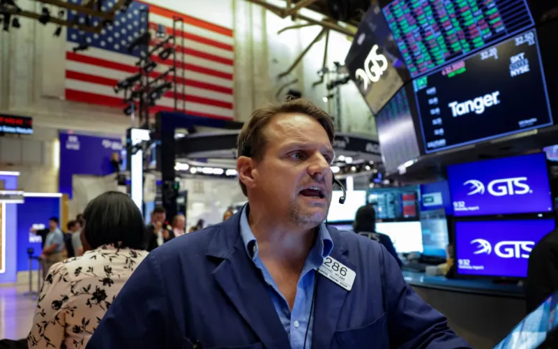 Major U.S. stock market index S&P 500 hits 7,000 for first time in history