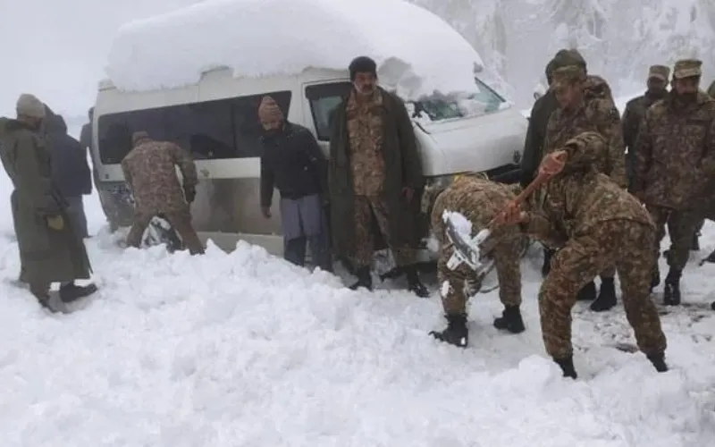 Pakistan army conducts emergency rescue operations in Orakzai and Kurram after heavy snowfall