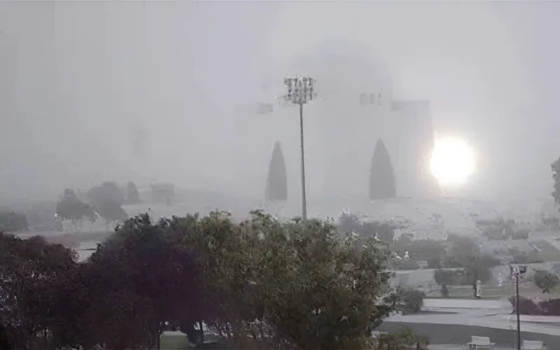 Karachi records gradual rise in temperatures amid foggy conditions