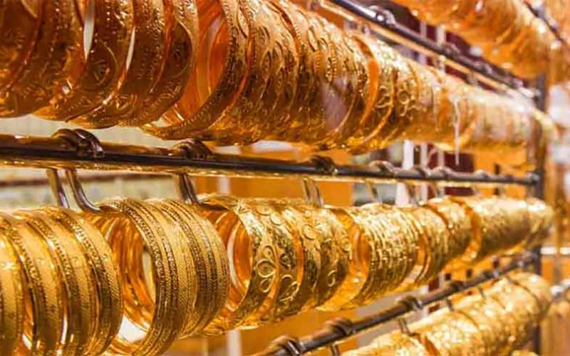 Gold prices climb