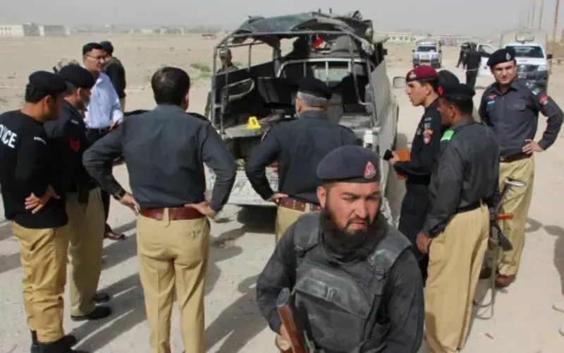 Sindh Government’s stern crackdown spurs 38 dacoits to surrender in Kashmore and Sukkur