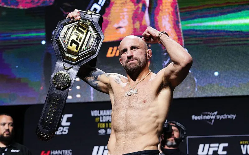 UFC 325 Volkanovski outlasts Lopes, defends featherweight crown