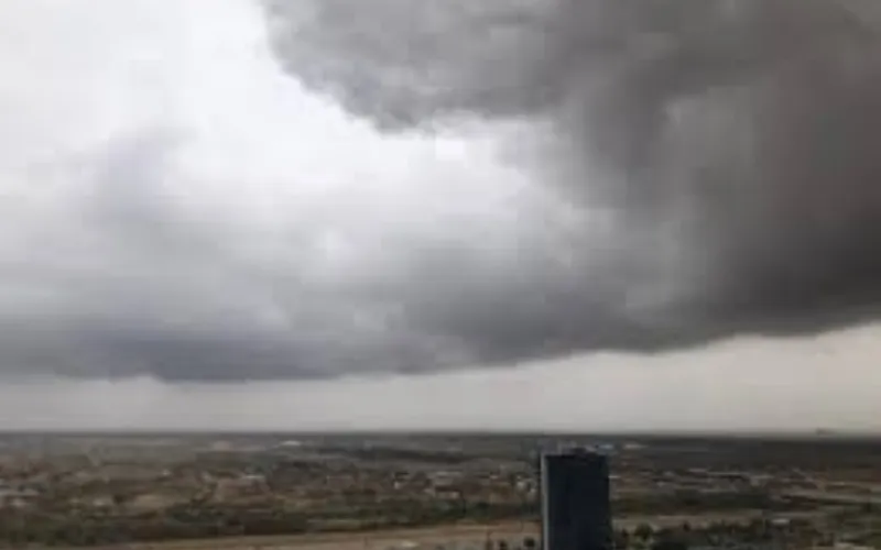 Western weather system enters country, light drizzle expected in city