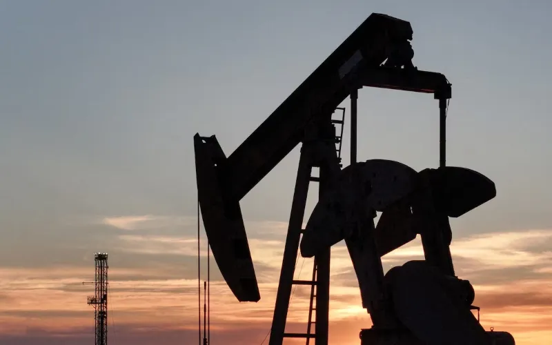 Oil prices jump again as worries grow over Hormuz