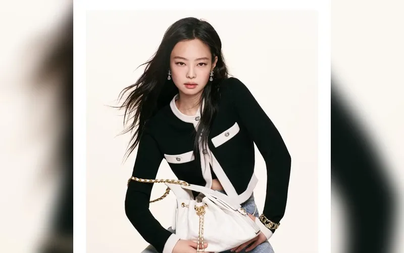 Jennie goes viral after surprise performance at Chanel show