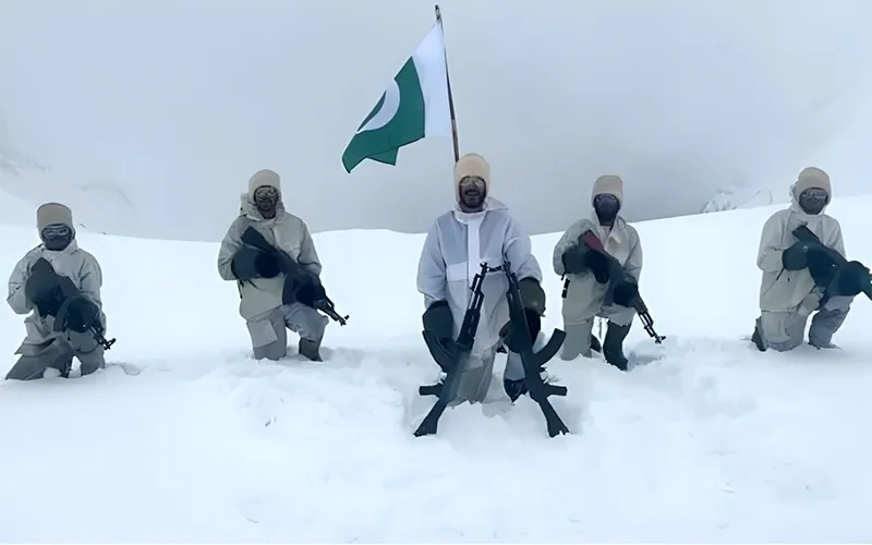 Pak Army troops in Siachen extend Eid greetings from world’s highest battlefield