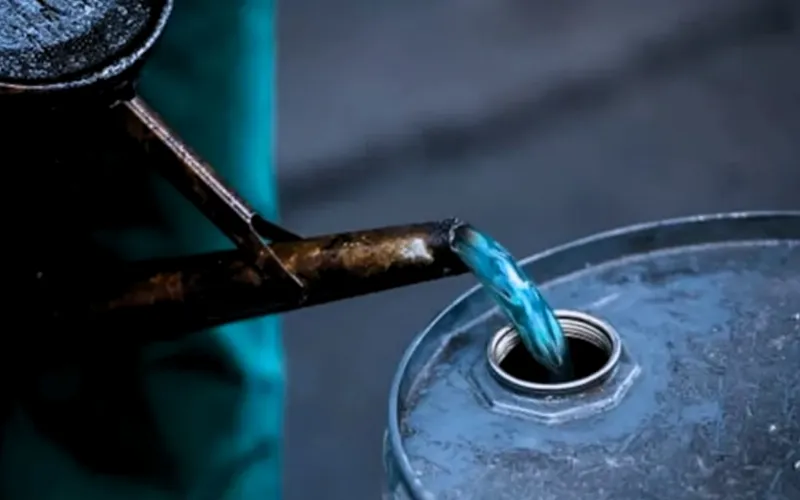 Kerosene oil prices declined by Rs48.29 per litre in Pakistan