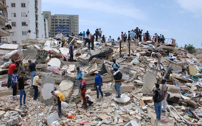 Venezuela earthquakes kill 235 as cities turn to rubble