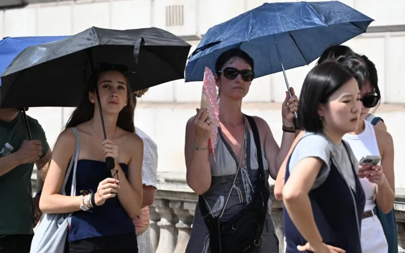 Severe heatwave grips Western Europe, temperatures near records